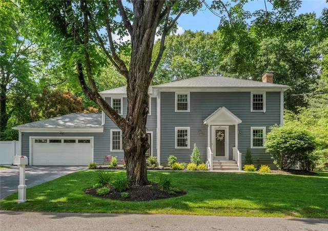 Homes for sale in Barrington, RI | 27 Christine Dr, Barrington, RI 02806 | MLS# 1414605