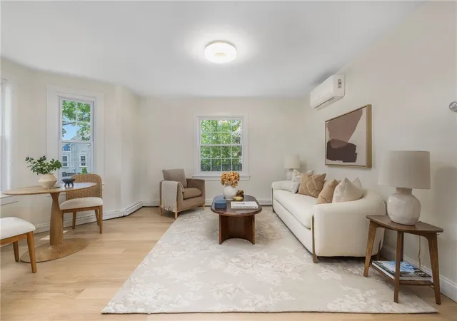 4th image of 28 Young St #Unit 1, Newport, RI 02840 | MLS# 1415201