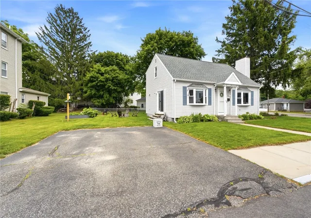 Homes for sale in Lincoln, RI | 21 Portland St, Lincoln, RI 02838 | MLS# 1415206