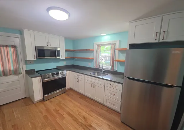 5th image of 7 Wilton Ave, Pawtucket, RI 02861 | MLS# 1415285