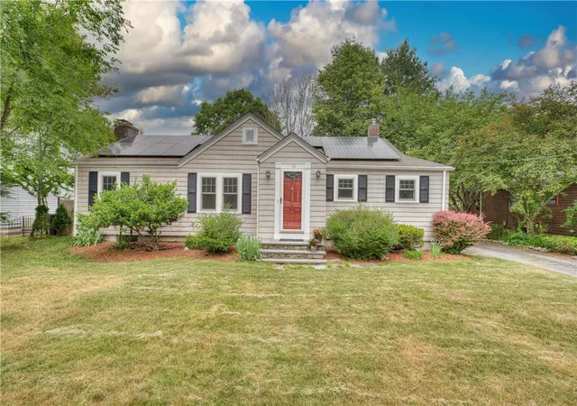 1st image of 16 Evergreen St, Barrington, RI 02806 | MLS# 1415305