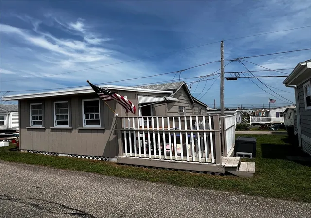 Homes for sale in South Kingstown, RI | 240 Cards Pond Rd, South Kingstown, RI 02879 | MLS# 1415208