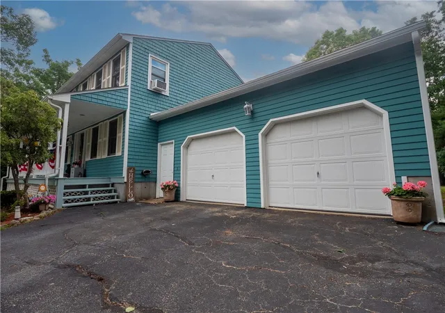 Photo 2 of Single family home for sale at 22 Ridgewood Dr, North Scituate, RI 02857 | MLS# 1415324 | Listing updated on 2026-08-01