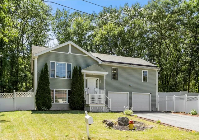 27th image of 22 Columbia Ave, Fitchburg, MA 01420 | MLS# 1415321