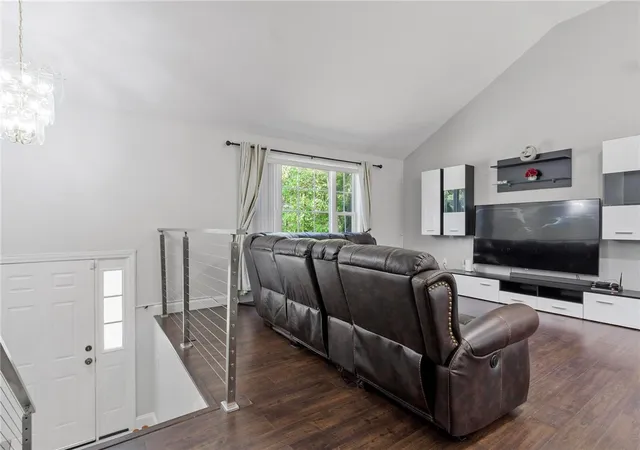 5th image of 22 Columbia Ave, Fitchburg, MA 01420 | MLS# 1415321