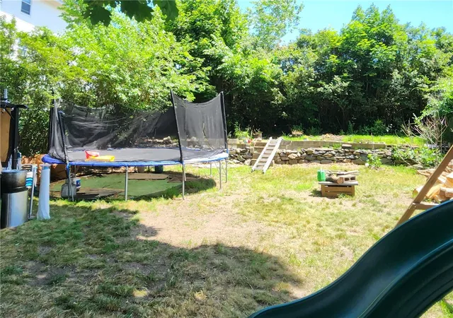 4th image of 82 Larch St, Pawtucket, RI 02860 | MLS# 1415301