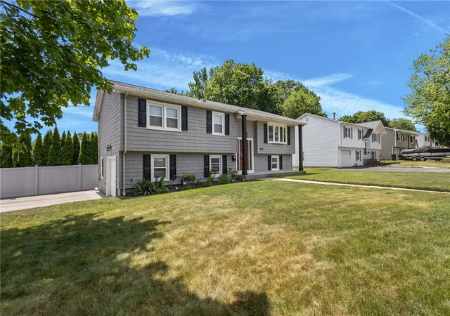 Homes for sale in Cranston, RI | 38 Bateman Ave, Cranston, RI 02920 | MLS# 1415326