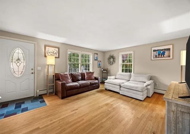 Homes for sale in Bristol, RI | 1 Wapping Dr, Bristol, RI 02809 | MLS# 1415339