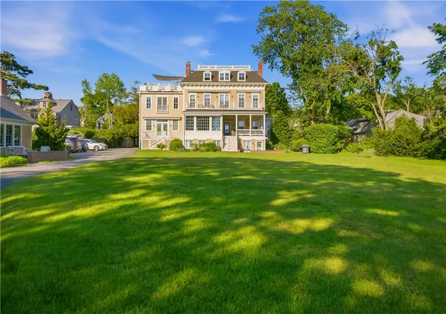 Homes for sale in Bristol, RI | 249 Hope St #3, Bristol, RI 02809 | MLS# 1415014