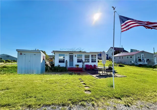 Homes for sale in South Kingstown, RI | 659 Succotash Rd, South Kingstown, RI 02879 | MLS# 1415243