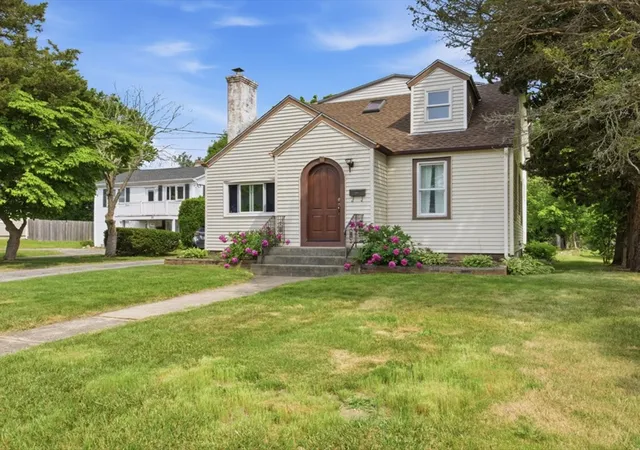 Homes for sale in Westerly, RI | 82 Wells St, Westerly, RI 02891 | MLS# 1414529