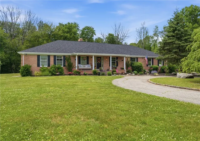 Homes for sale in Glocester, RI | 162 Absalona Hill Rd, Glocester, RI 02814 | MLS# 1415336