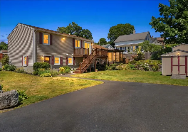 Homes for sale in West Warwick, RI | 14 Oak St, West Warwick, RI 02893 | MLS# 1415414