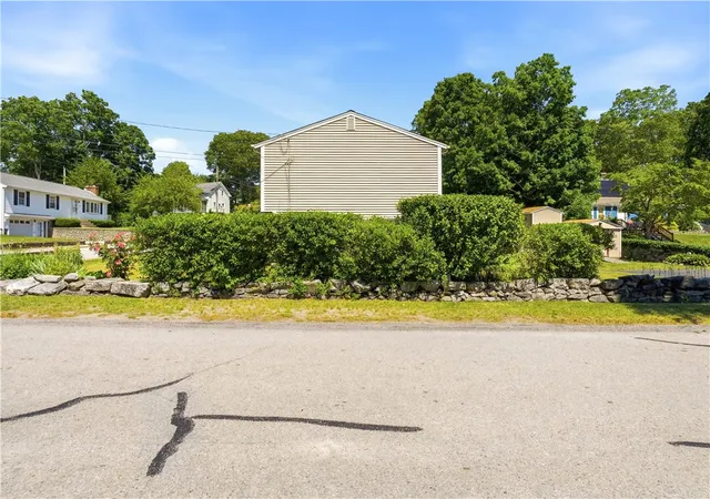 Homes for sale in West Warwick, RI | 14 Oak St, West Warwick, RI 02893 | MLS# 1415414