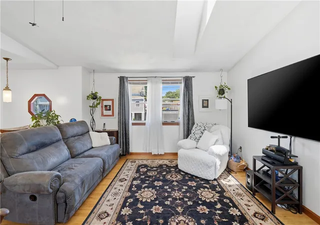 Homes for sale in West Warwick, RI | 14 Oak St, West Warwick, RI 02893 | MLS# 1415414