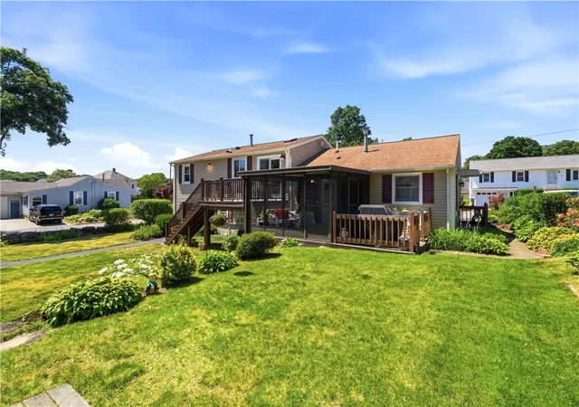 Homes for sale in West Warwick, RI | 14 Oak St, West Warwick, RI 02893 | MLS# 1415414