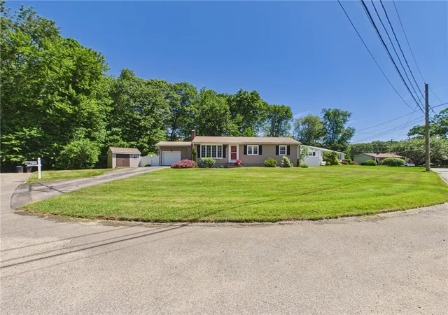 3rd image of 205 Baldwin Rd, Warwick, RI 02886 | MLS# 1415379