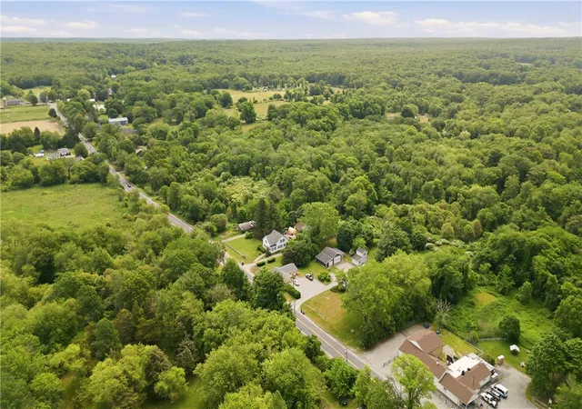 39th image of 21 East Rd, Tiverton, RI 02878 | MLS# 1415411