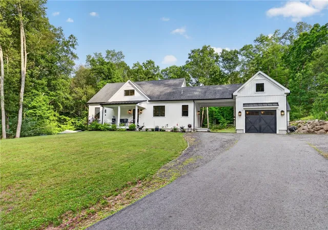Homes for sale in Coventry, RI | 1425 Maple Valley Rd, Coventry, RI 02816 | MLS# 1415410