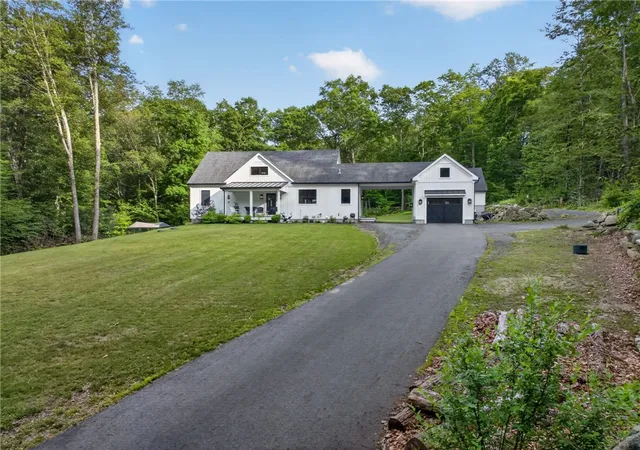 Homes for sale in Coventry, RI | 1425 Maple Valley Rd, Coventry, RI 02816 | MLS# 1415410