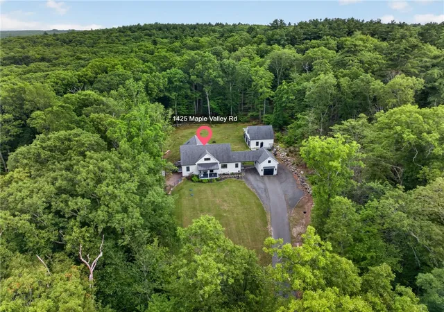 Homes for sale in Coventry, RI | 1425 Maple Valley Rd, Coventry, RI 02816 | MLS# 1415410