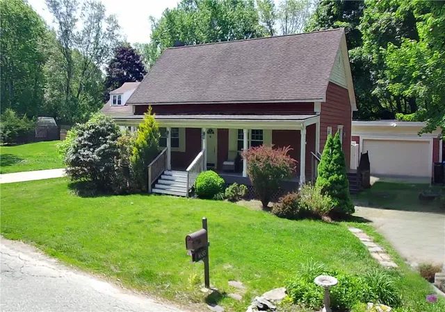 Homes for sale in North Smithfield, RI | 1635 Old Smithfield Rd, North Smithfield, RI 02896 | MLS# 1415404