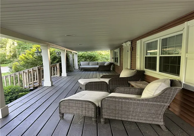 Homes for sale in North Smithfield, RI | 1635 Old Smithfield Rd, North Smithfield, RI 02896 | MLS# 1415404