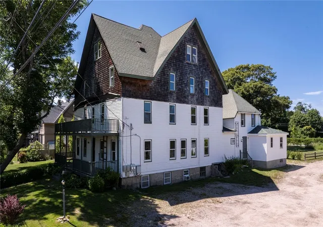Homes for sale in South Kingstown, RI | 28 Park Ave, South Kingstown, RI 02879 | MLS# 1415485