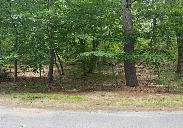 4th image of 31 Countryside Dr, Johnston, RI 02919 | MLS# 1415380