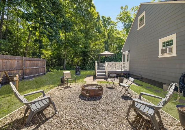 Homes for sale in Tiverton, RI | 400 Crandall Rd, Tiverton, RI 02878 | MLS# 1415231