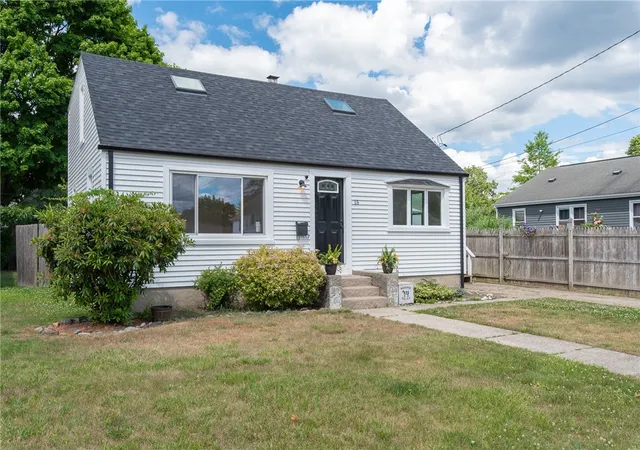 2nd image of 15 Gage St, Warwick, RI 02889 | MLS# 1415395