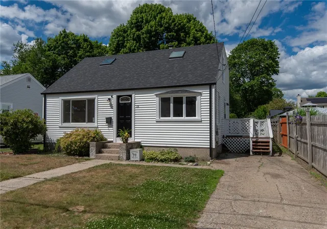 3rd image of 15 Gage St, Warwick, RI 02889 | MLS# 1415395