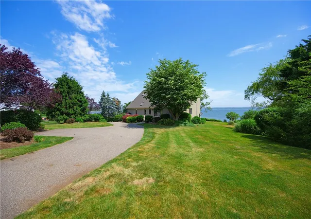 Homes for sale in Portsmouth, RI | 54 Oliver Hazard Perry Rd, Portsmouth, RI 02871 | MLS# 1415518