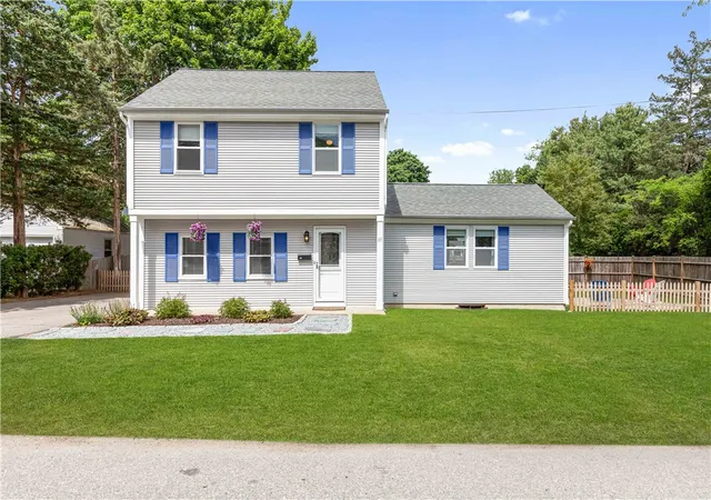 Homes for sale in Barrington, RI | 69 Mason Rd, Barrington, RI 02806 | MLS# 1415369