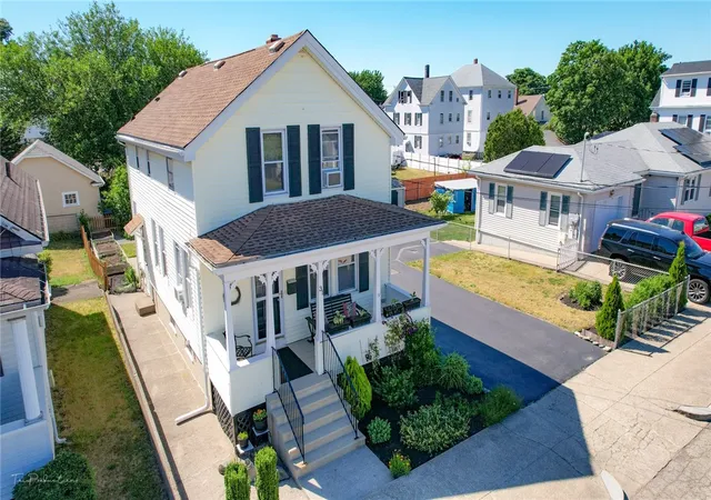3rd image of 31 Fenmoor St, East Providence, RI 02914 | MLS# 1415472