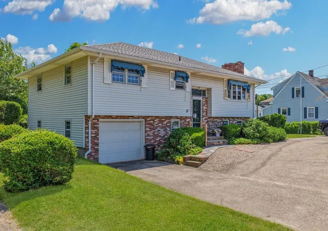 Homes for sale in Westerly, RI | 77 Tower St, Westerly, RI 02891 | MLS# 1415468