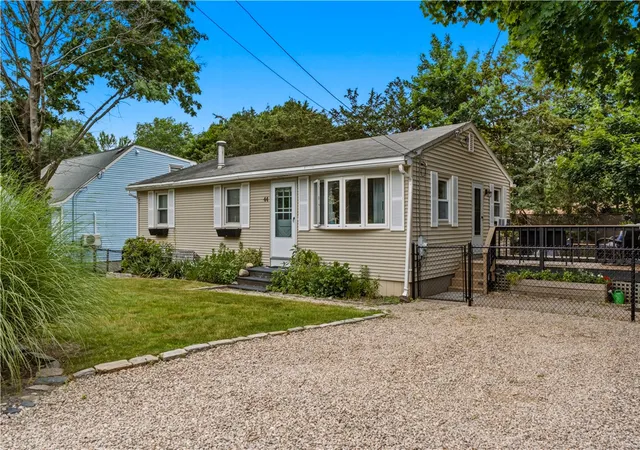 Homes for sale in North Kingstown, RI | 44 Highbank Ave, North Kingstown, RI 02852 | MLS# 1415543