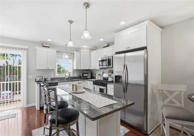 Homes for sale in North Providence, RI | 100 Woodlawn Ave #3, North Providence, RI 02904 | MLS# 1415531