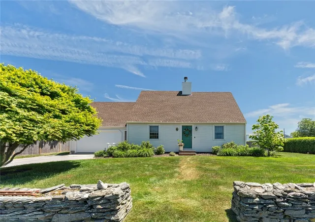 Homes for sale in Middletown, RI | 14 Wolcott Ave, Middletown, RI 02842 | MLS# 1415537