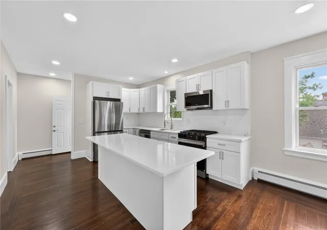 4th image of 25 Fairview St, Providence, RI 02908 | MLS# 1415580