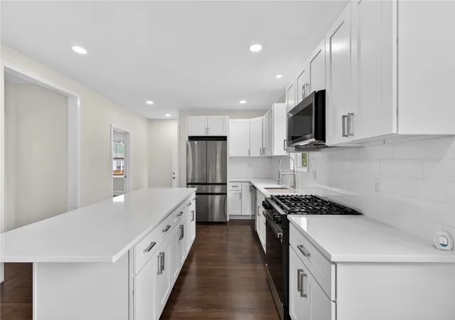 5th image of 25 Fairview St, Providence, RI 02908 | MLS# 1415580