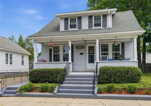 Homes for sale in Lincoln, RI | 31 Cecile St, Lincoln, RI 02865 | MLS# 1414531