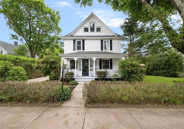 2nd image of 94 Lake St, South Kingstown, RI 02879 | MLS# 1415583