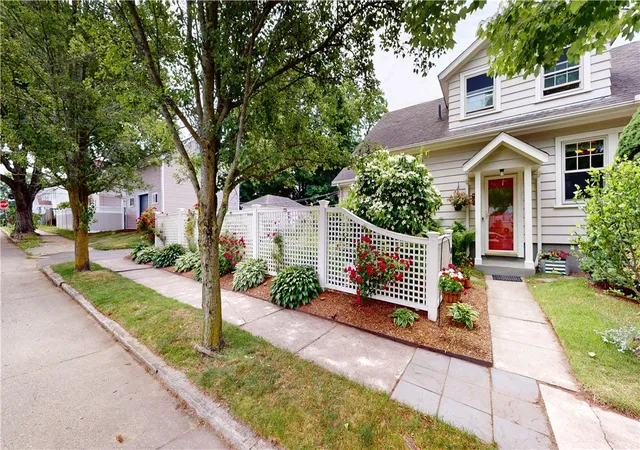 Homes for sale in Cranston, RI | 130 Grace St, Cranston, RI 02910 | MLS# 1415438