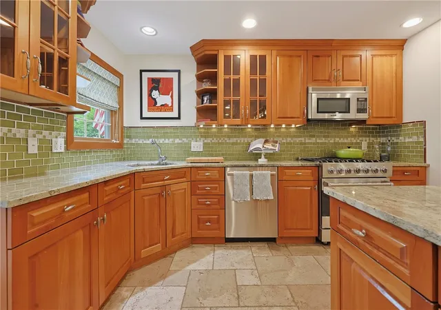 3rd image of 25 Tryon Ave, East Providence, RI 02916 | MLS# 1415481