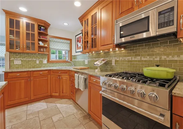5th image of 25 Tryon Ave, East Providence, RI 02916 | MLS# 1415481