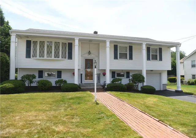 Homes for sale in North Providence, RI | 20 Bicentennial Wy, North Providence, RI 02911 | MLS# 1415382