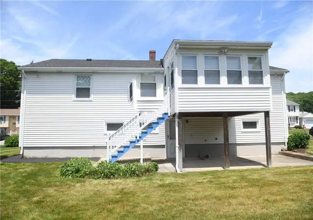 Homes for sale in North Providence, RI | 20 Bicentennial Wy, North Providence, RI 02911 | MLS# 1415382