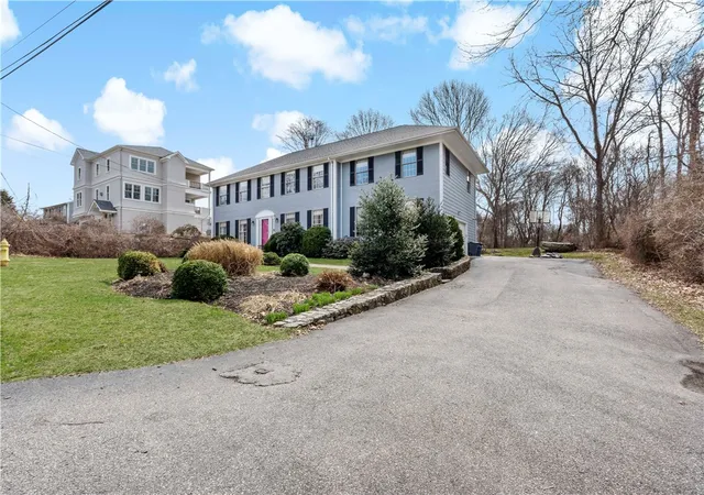 3rd image of 32 Starr Dr W, Narragansett, RI 02882 | MLS# 1415588