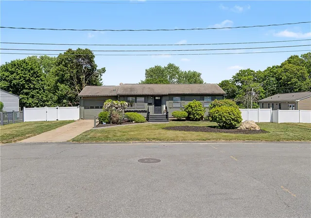 1st image of 162 Larchmont Rd, Warwick, RI 02886 | MLS# 1415620